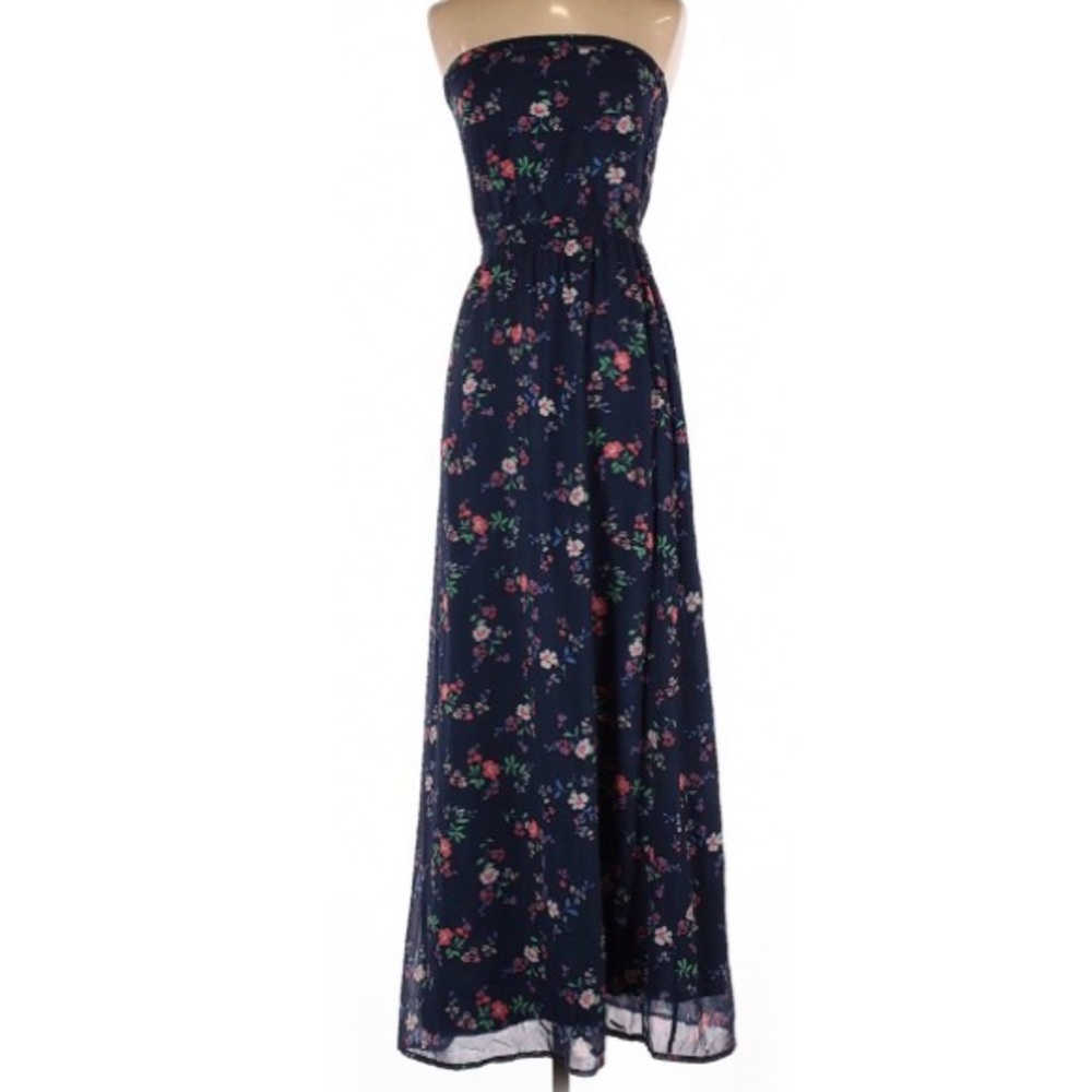 Hollister floral dress, size medium